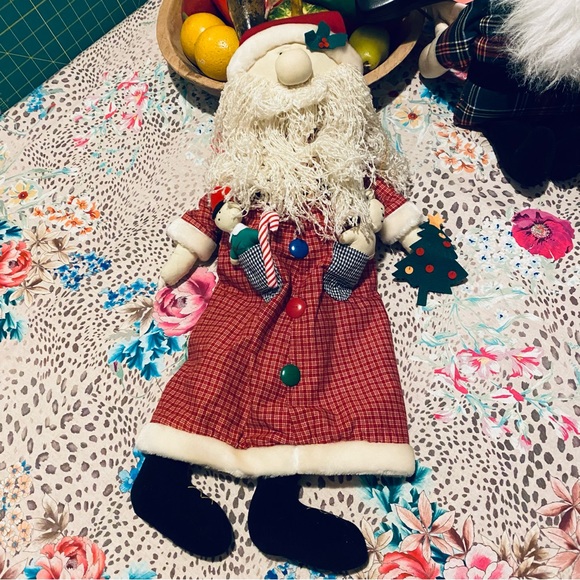 Vintage Plush Russ Santa Berrie Shelf Sitter From The Christmas Sampler - Picture 3 of 14